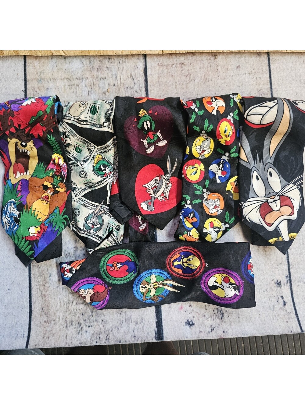 Vintage Looney Tunes Mania Neck Ties 6 pieces A47